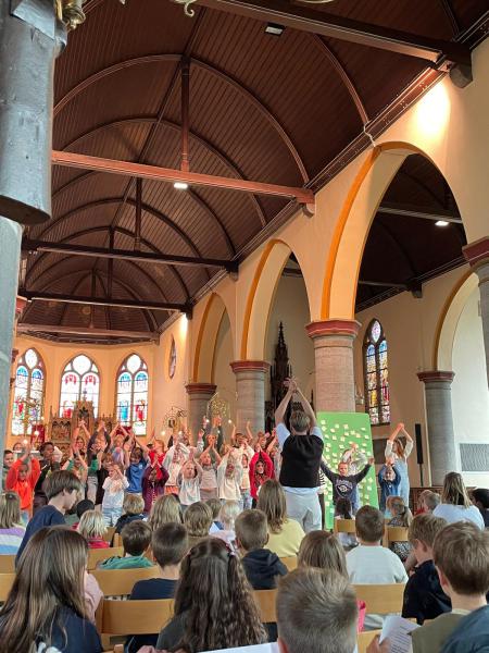 Startviering voor de leerlingen van de school De Zonnebloem 