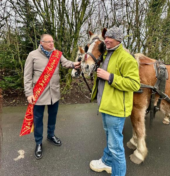 Paardenzegening voor Sint-Elooisvierders van Sint-Jan Wingene 