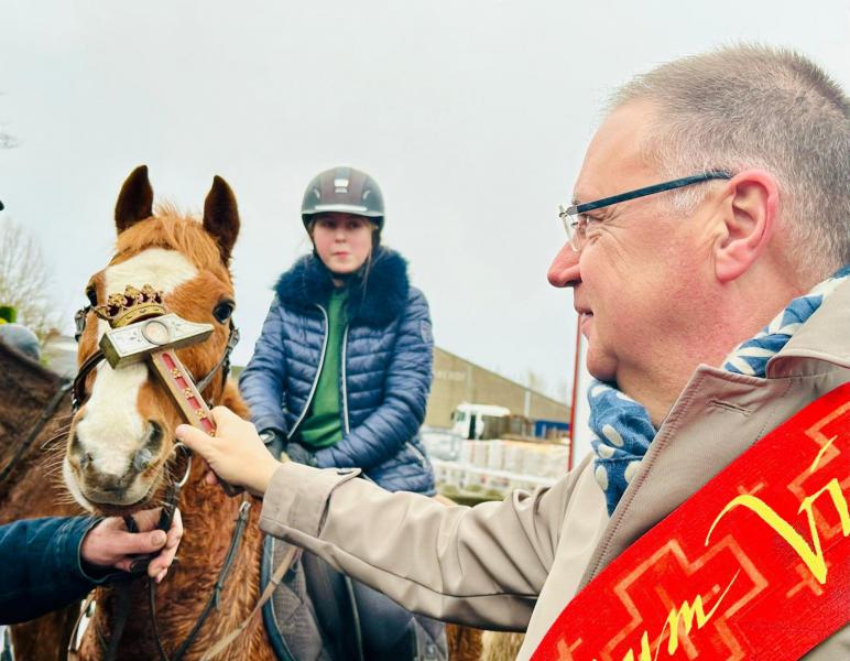 Paardenzegening voor Sint-Elooisvierders van Sint-Jan Wingene 