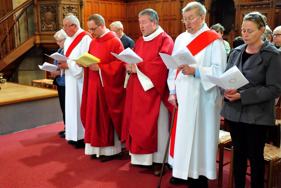 De diakens en priesters op Goede Vrijdag.  © Roel Verleyen