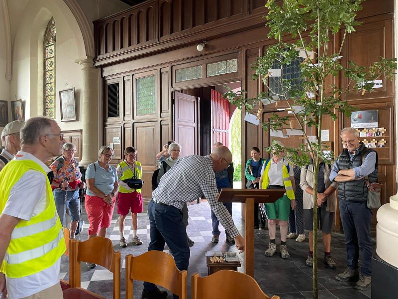 Bomen in Sint-Ursmarus Nokere © H.Thomasparochie