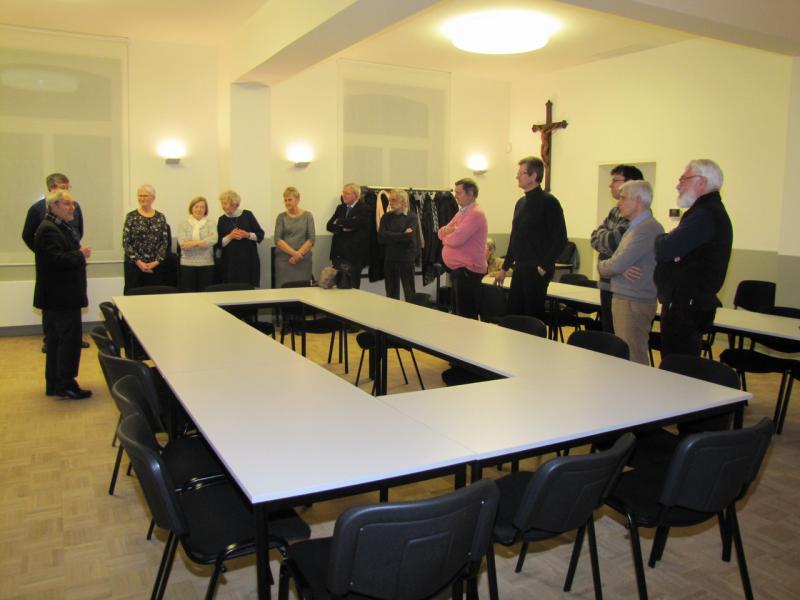 Kinderen koster Eugène schenken kunstwerk aan parochie Sint-Servaas 