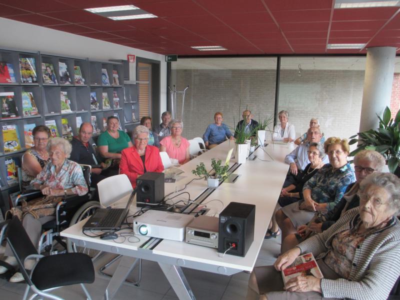 Samana Lutselus op bezoek bij de Bib en het Wit-Gele Kruis 