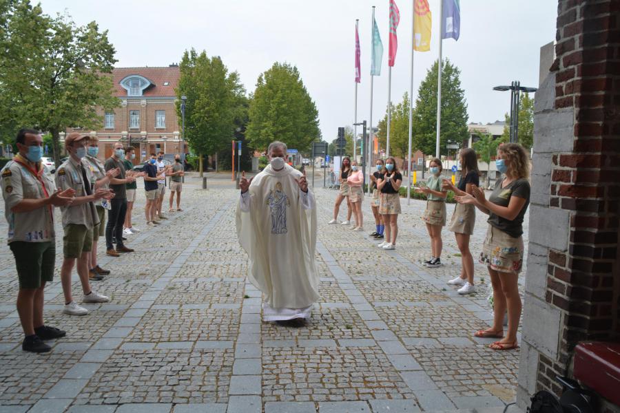 Erehaag van de jeugdbewegingen © Federatie Peer