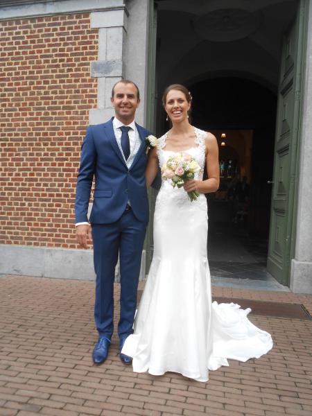 Op zaterdag 5 augustus om 12u trouwden Astrid Vos en Jeroen Frederix. Het huwelijk werd  ingezegend door Ruddy Pareyns, onze vorige parochieherder. Onze parochiegemeenschap wenst de jonggehuwden een mooie toekomst toe! 