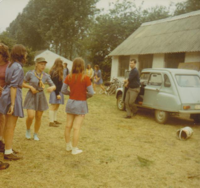 Pastoor Jos op kamp © PE Emmaüs Hechtel-Eksel