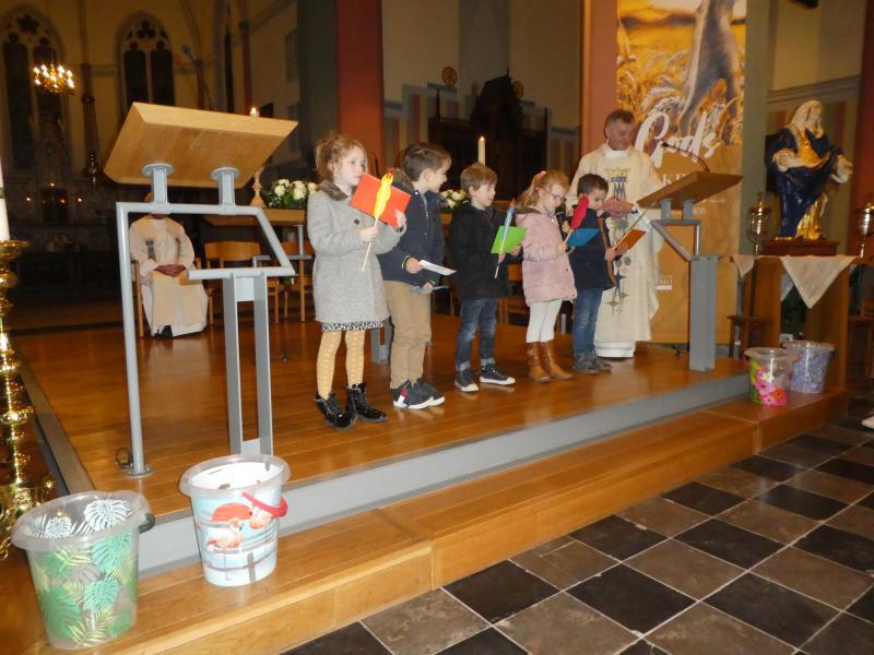 Naamopgave eerste communie in Peer-centrum © Parochie Peer