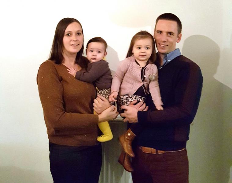 Lieze en Kato Bobbaers, dochtertjes van Niels en Lotte Lenaerts, uit de Hoogputstraat. 