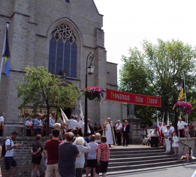 Zegening aan de kerk © Lydia 