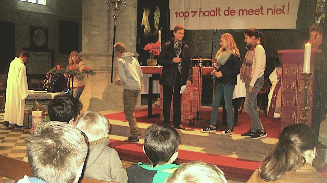 Bij de naamopgave zeiden we klaar en enthousiast onze naam: we kiezen om in het spoor van Jezus te gaan. © L.J. 
