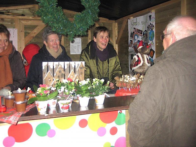 En de kerstmarkt vonden we allen een hartverwarmende ervaring! © catechese-archief 