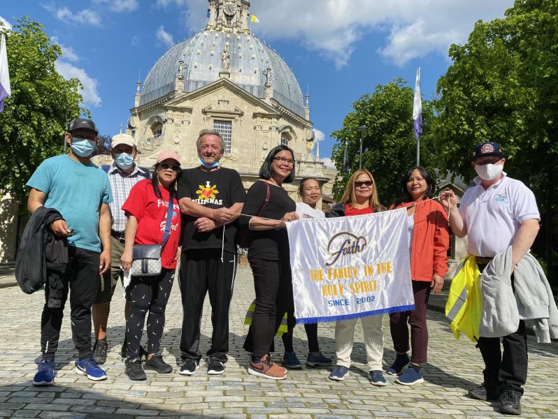 Lazaro Ervite met als onderschrift: aankomst te Scherpenheuvel 