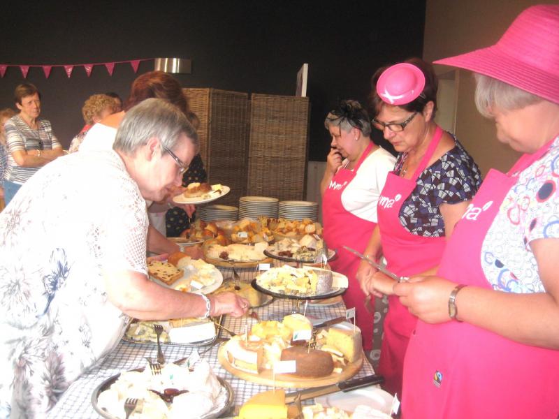 Het kaasbuffet was bijzonder mooi verzorgd en ook lekker! © L.J. 