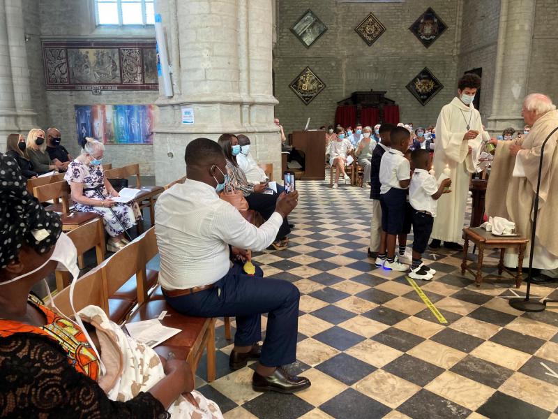 Er waren ook de kinderen die naar deze dag uitkeken om gedoopt te worden.  © @L.J.