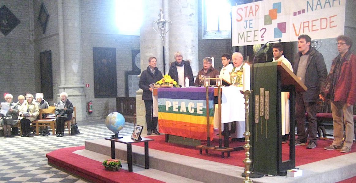 De werkgroep ‘themavieringen’ zette zich in om er een waardige viering van te maken: geen oorlog willen we, maar werk maken van vrede! © L.J. 