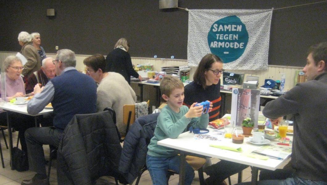 De pannenkoeken én de boterhammen, ze smaakten in de zaal Nova en bezorgden ons een warm gevoel. © L.J. 