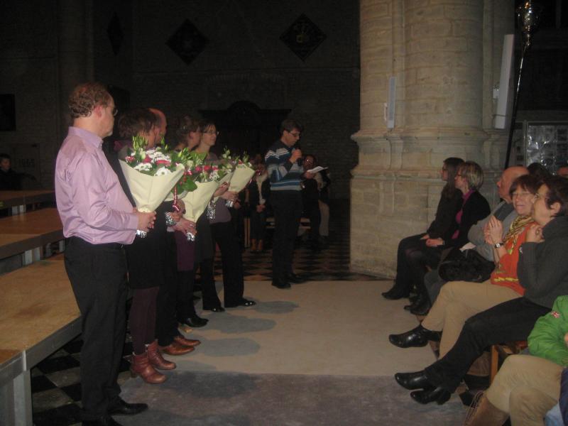 De bloemen en de bedanking voor de mensen van Violet waren meer dan verdiend.