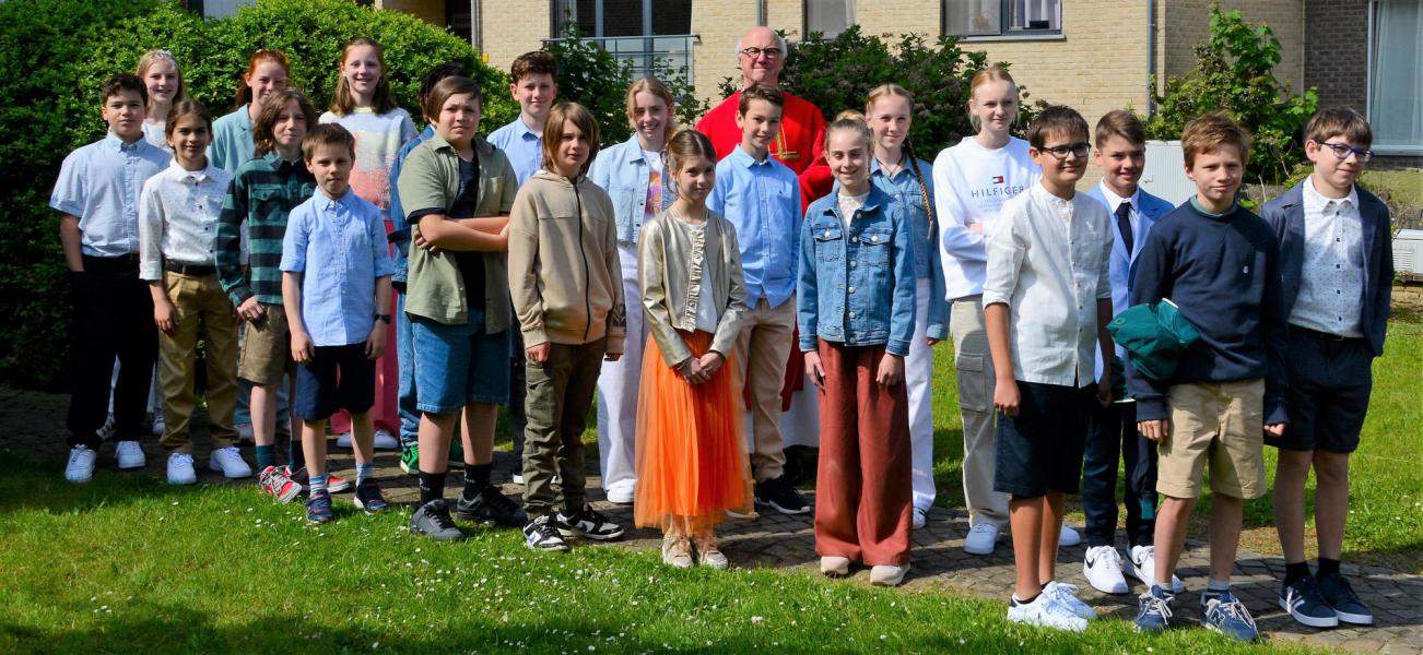 Op zondag 21 mei ll. hebben 21 jongeren in de kerk van Haasrode hun H. Vormsel ontvangen © Guido Vandenplas