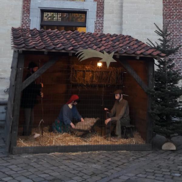 Hij staat er... de kerststal! 