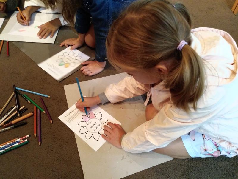 Kindernevendienst 