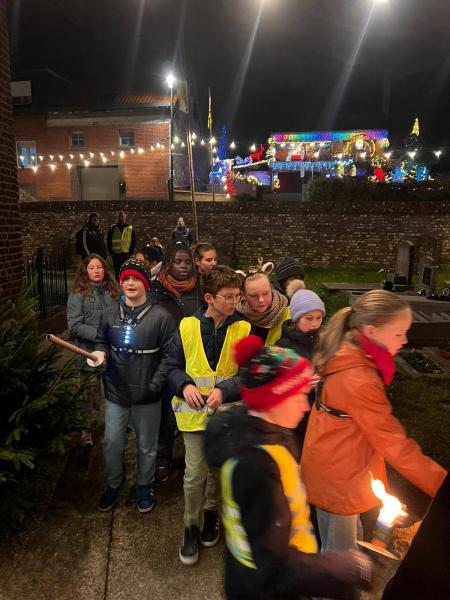 Fakkeltocht vormelingen Sint-Corneliusparochie Ninove - 19-12-2025 © Tim Van Nieuwenhove