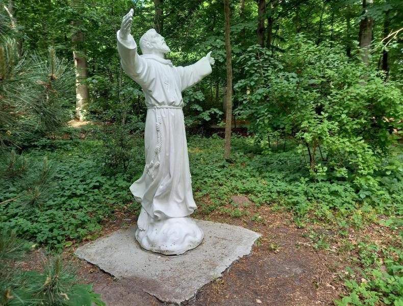 Beeld van Franciscus in het Mariapark in Meersel-Dreef 