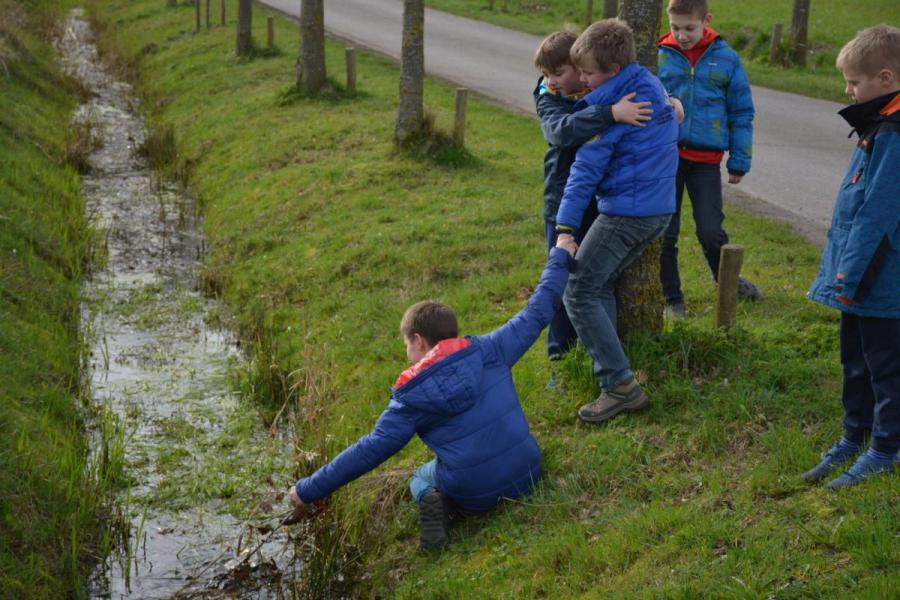 Samen afval opruimen © JNM