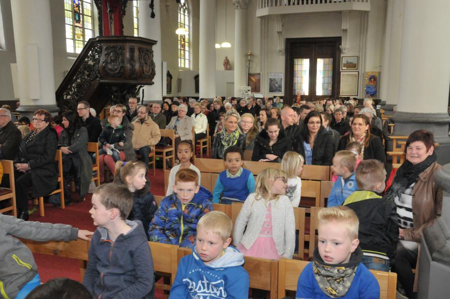 In aanwezigheid van vele ouders en familieleden