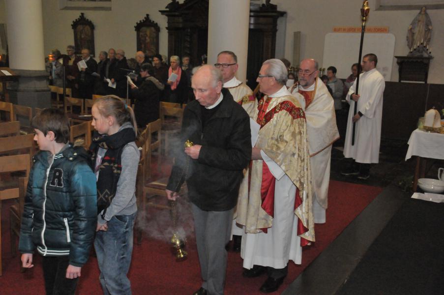 Met wierook stijgt ons gebed op tot God