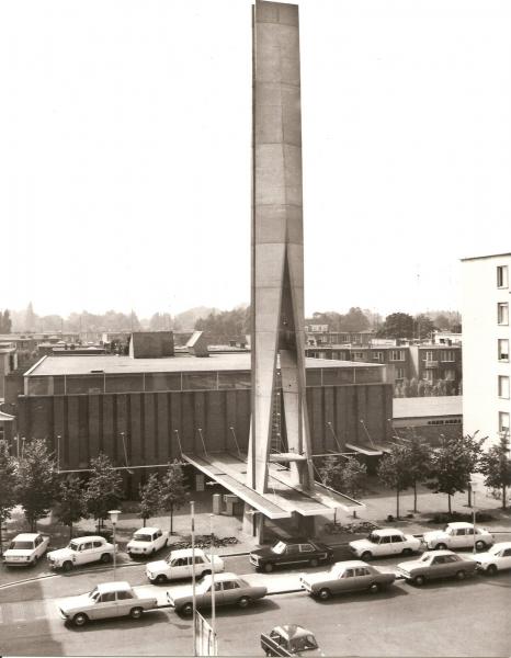 Het kerkgebouw eind jaren 1960 © H. Pius X-parochiegemeenschap Wilrijk