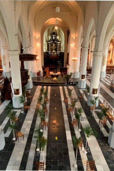 De kerk op Palmzondag in Beveren Sint-Martinus © LB