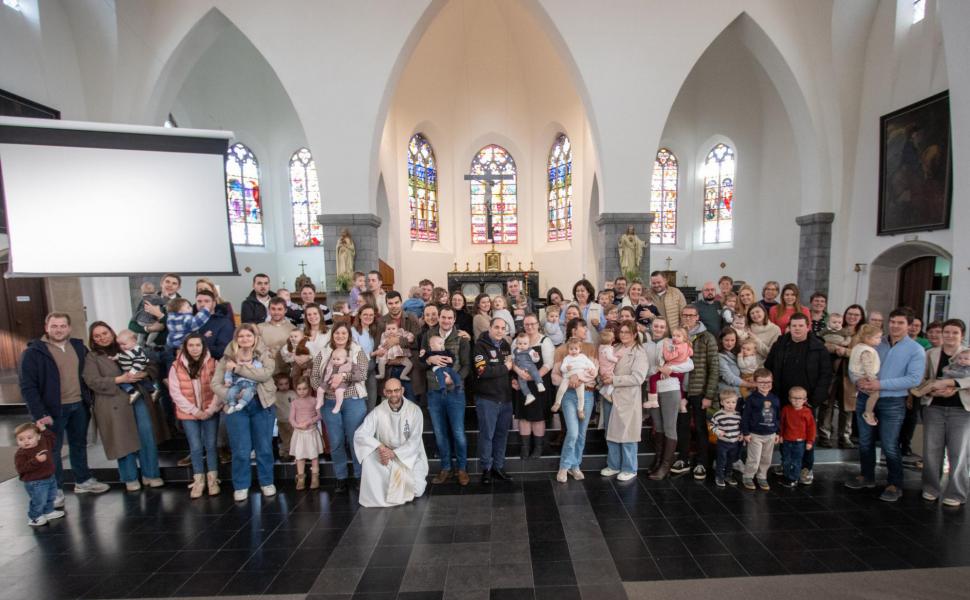 Groepsfoto ouders en kinderen Lichtmis 2026_1 © PE Sint-Germanus Ardooie