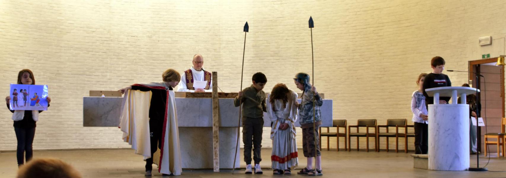 Schoolviering met de leerlingen van de Regenboogschool te Beernem 