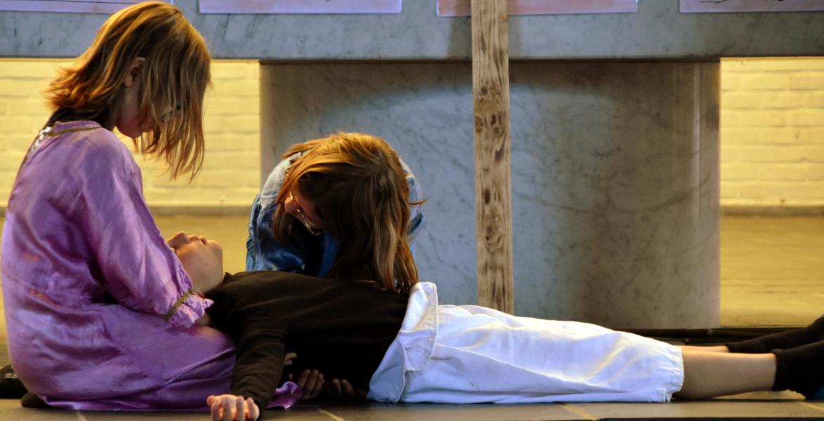 Schoolviering met de leerlingen van de Regenboogschool te Beernem 