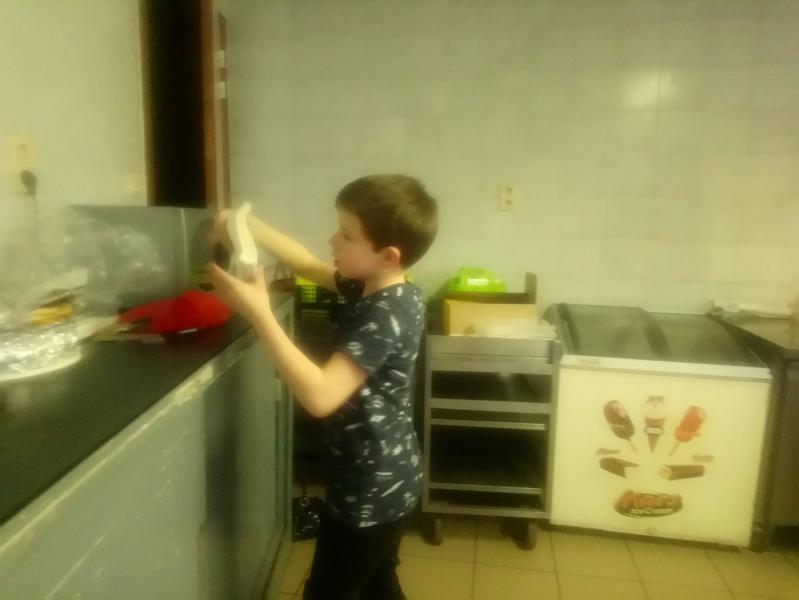 Pannenkoekenfestijn ten voordele van de beide kerken van Appelterre-Eichem © Mie Schutyser