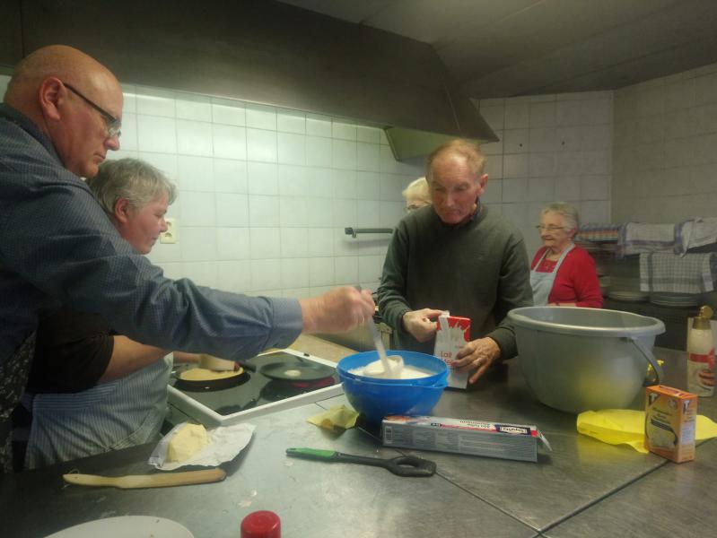 Pannenkoekenfestijn ten voordele van de beide kerken van Appelterre-Eichem © Mie Schutyser