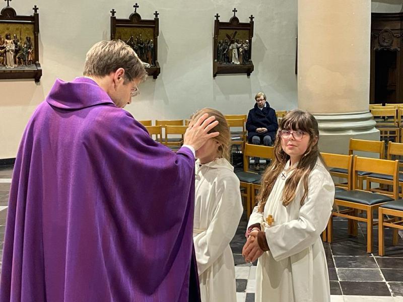 Aswoensdag in de Sint-Amanduskerk te Wingene 