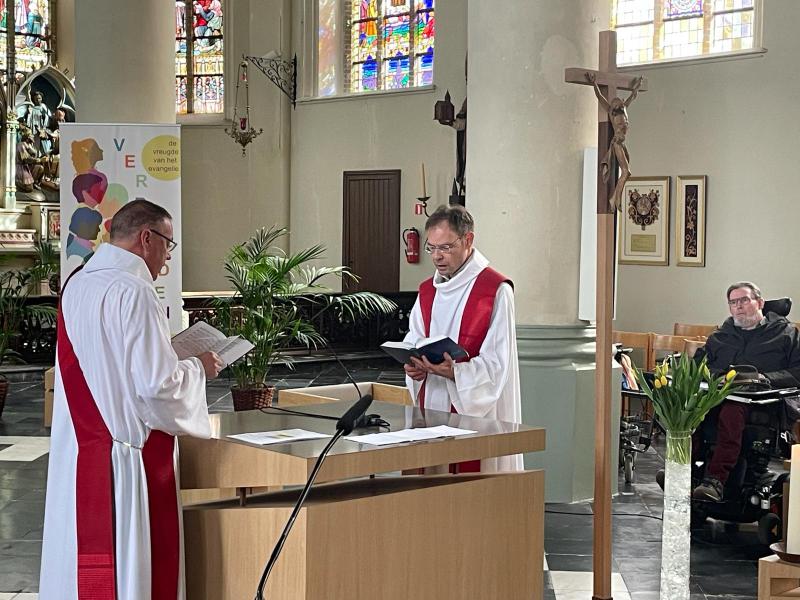 Goede Vrijdagviering in de Sint-Amanduskerk te Wingene 