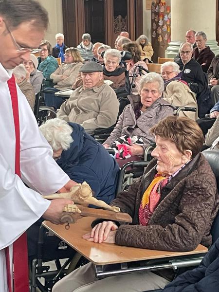 Goede Vrijdagviering in de Sint-Amanduskerk te Wingene 
