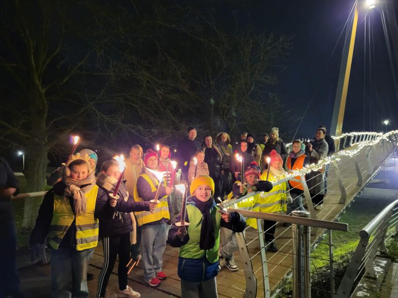 Fakkeltocht vormelingen Sint-Corneliusparochie Ninove - 13-12-2024 © Nadine Smet