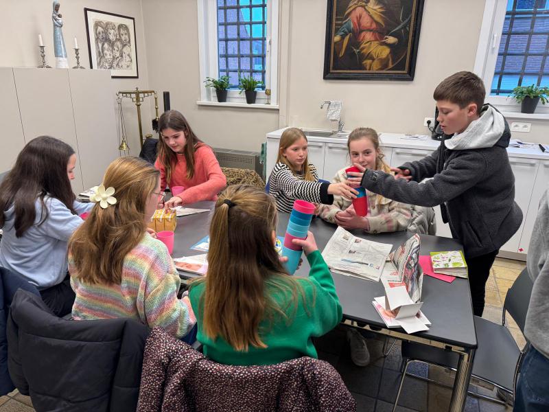 Karpos, al spelend op ontdekking © Leen Witdouck