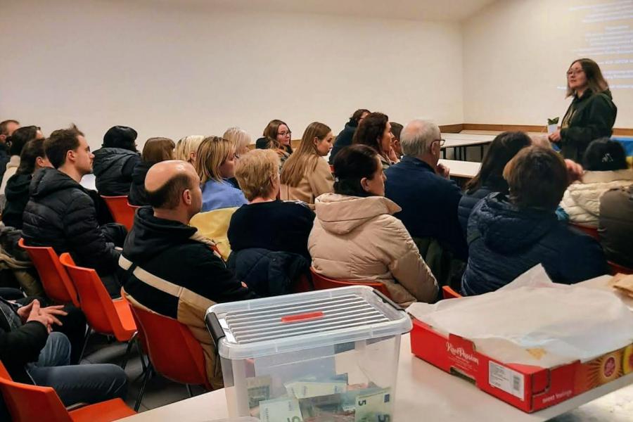 Samenkomst na het vredesgebed © Pastorale zone Leuven aan de Dijle
