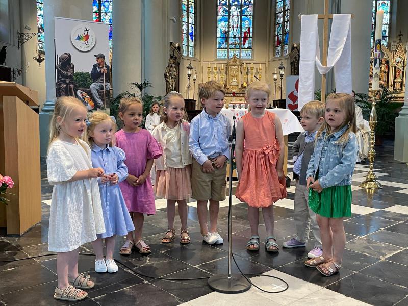Moederdag in de Sint-Amanduskerk van Wingene 