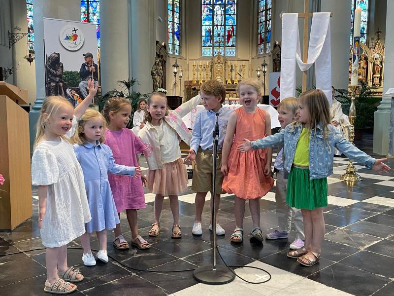 Moederdag in de Sint-Amanduskerk van Wingene 
