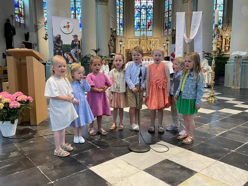 Moederdag in de Sint-Amanduskerk van Wingene 