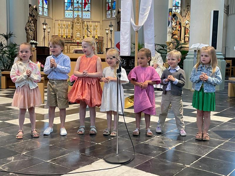 Moederdag in de Sint-Amanduskerk van Wingene 