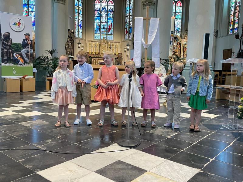 Moederdag in de Sint-Amanduskerk van Wingene 