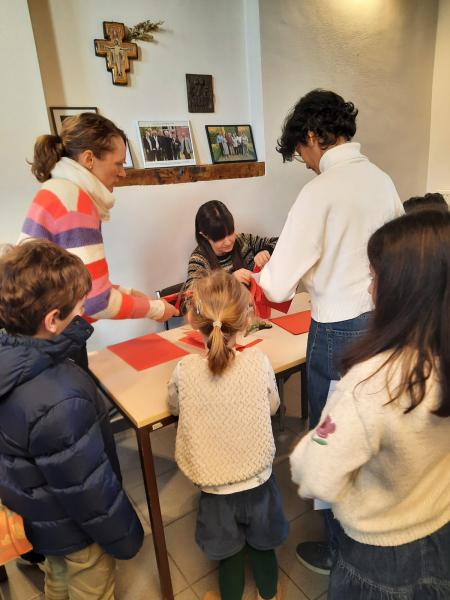 Samen op pad om Jezus’ licht te verspreiden: een dag vol spel, vriendschap en creativiteit in Sint-Kwinten © Pastorale zone Leuven aan de Dijle