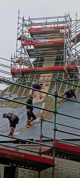 Plaatsen van ladder en ladderhaken © Gracy Peelman