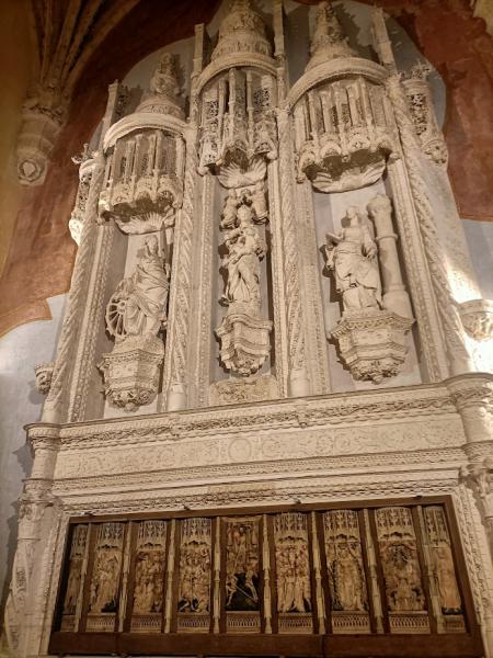 We ontdekken het beeld van de H. Katharina in de Sint-Michielsbasiliek in Bordeaux © Stijn Vanderheeren